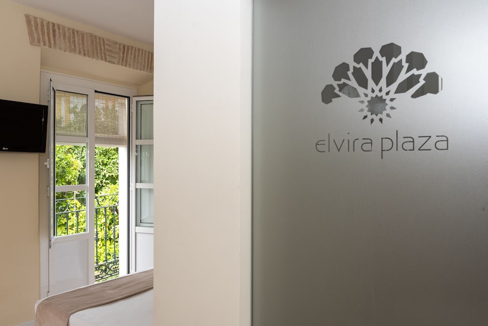 Hotel Boutique Elvira Plaza 48/72