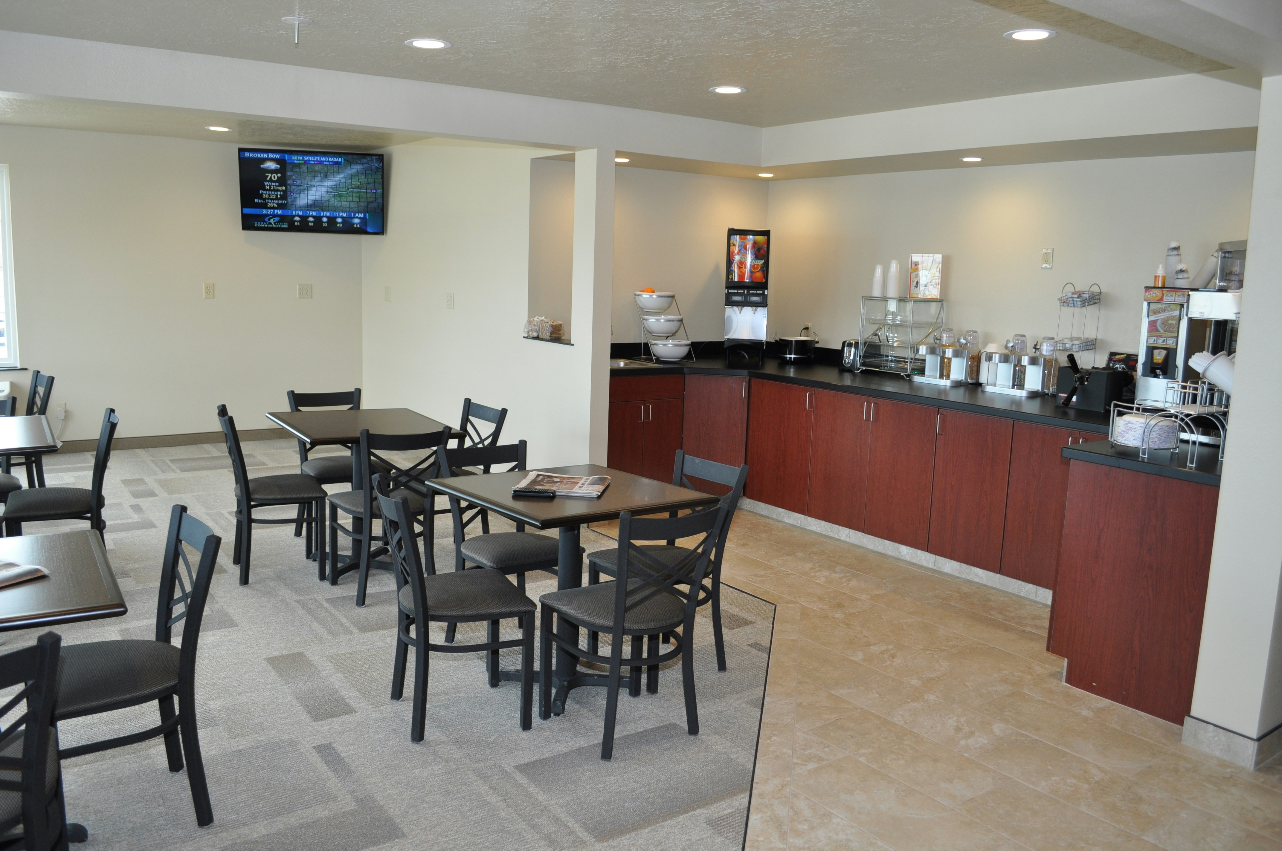 Boarders Inn and Suites Broken Bow 33/43