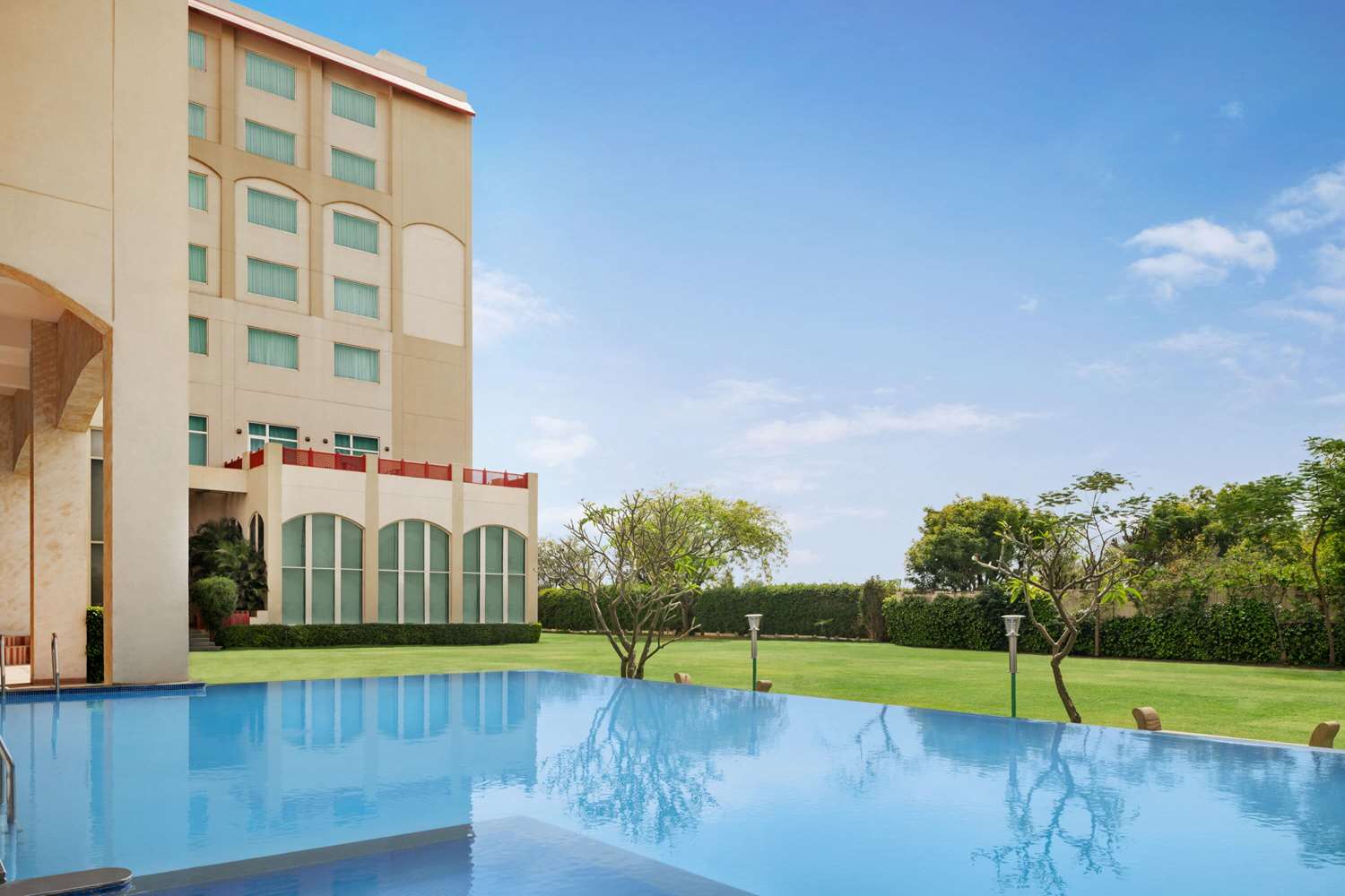 Ramada by Wyndham Jaipur Jaisinghpura 10/59