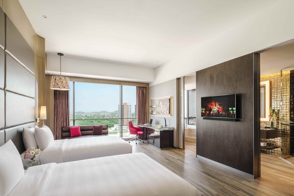Hard Rock Hotel Shenzhen 38/94