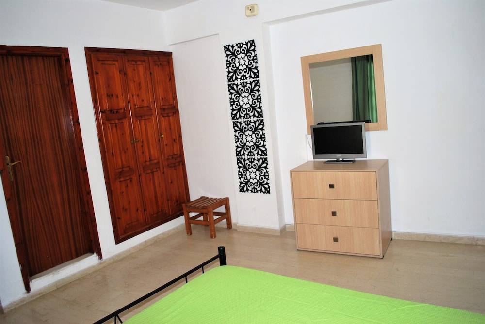 Koula Apartments 7/47