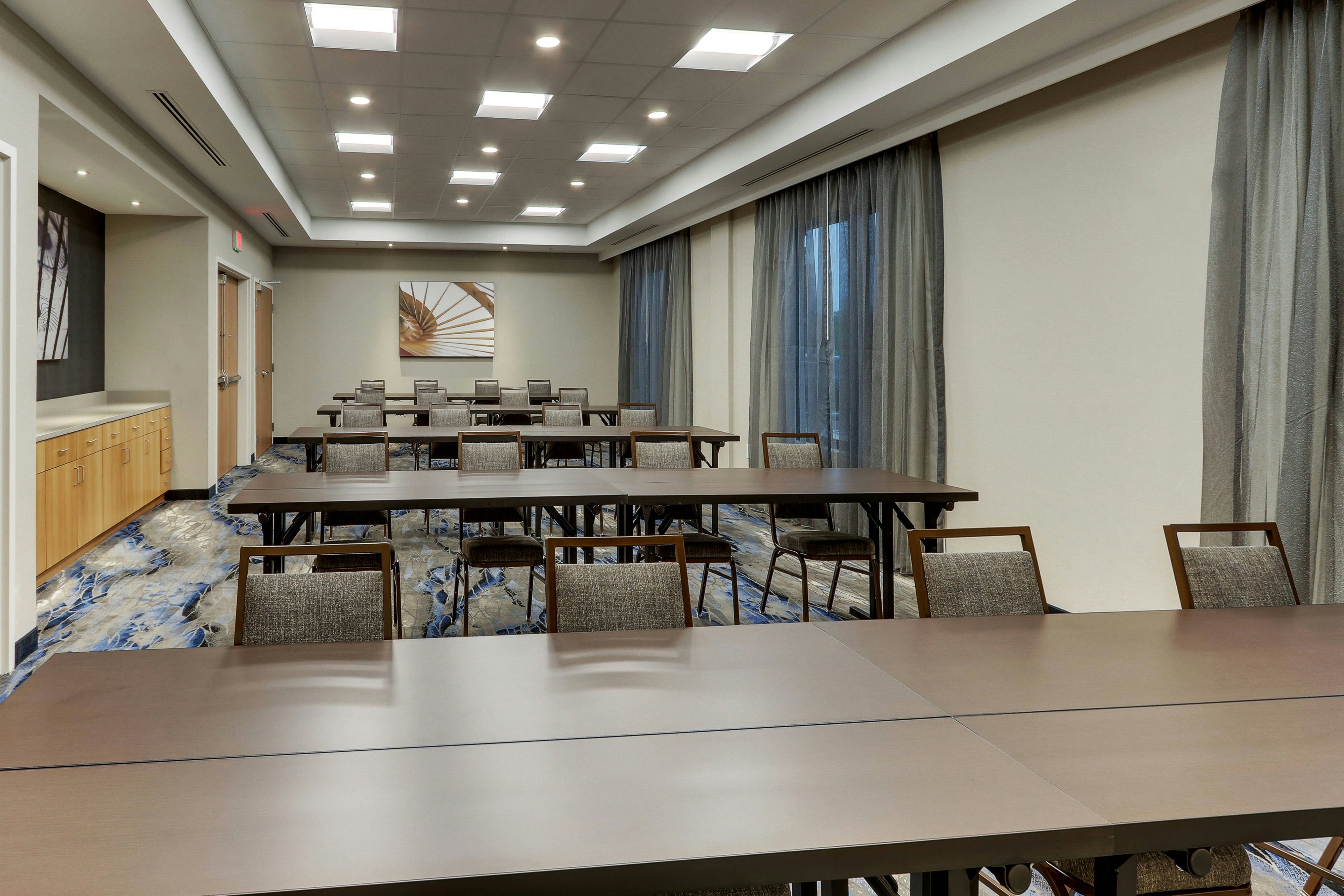 Fairfield Inn & Suites by Marriott Asheville Weaverville 40/44