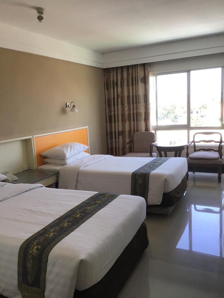 Ton Koon Hotel 9/46