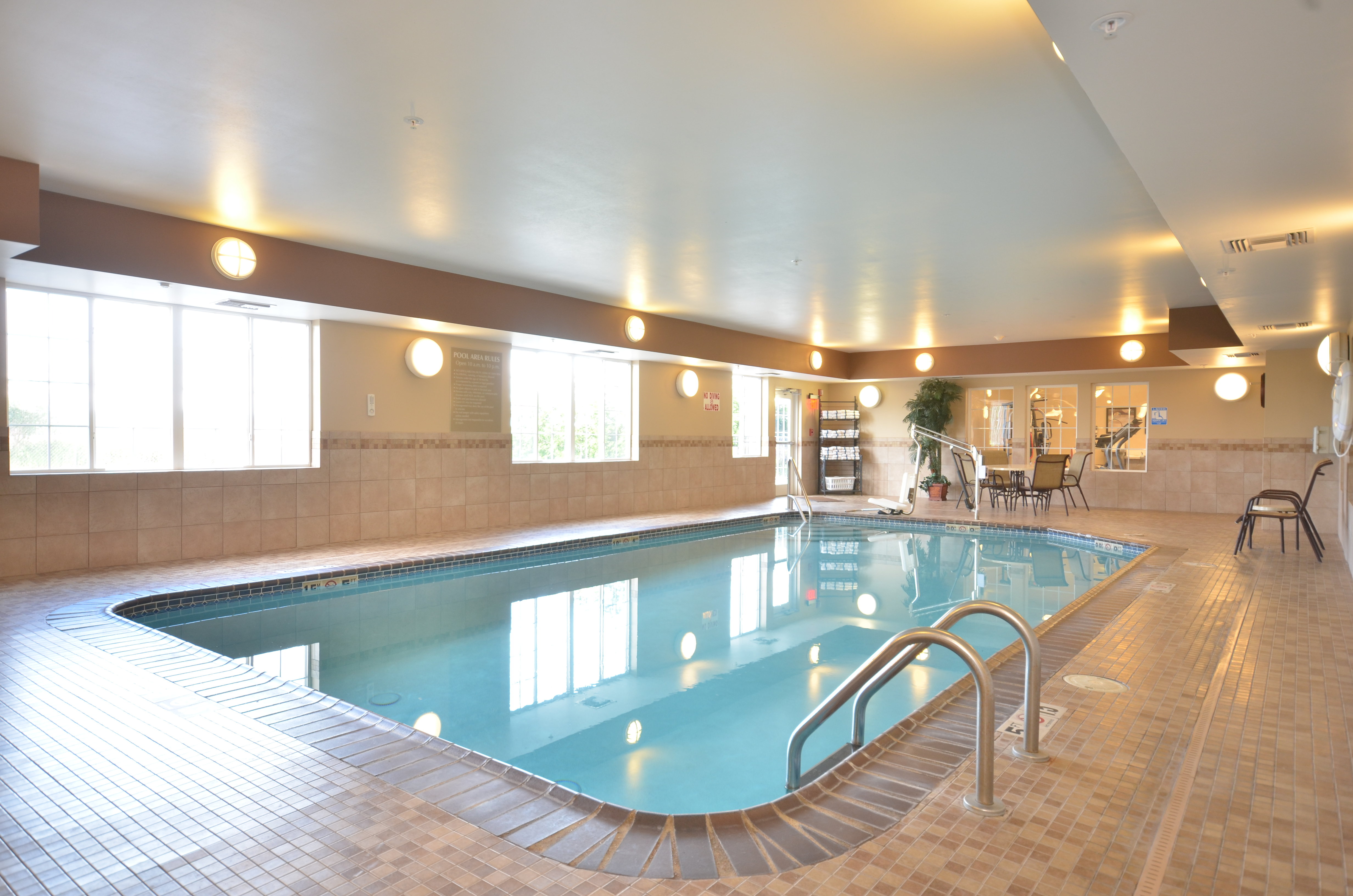 CANDLEWOOD SUITES CAPE GIRARDEAU 6/68