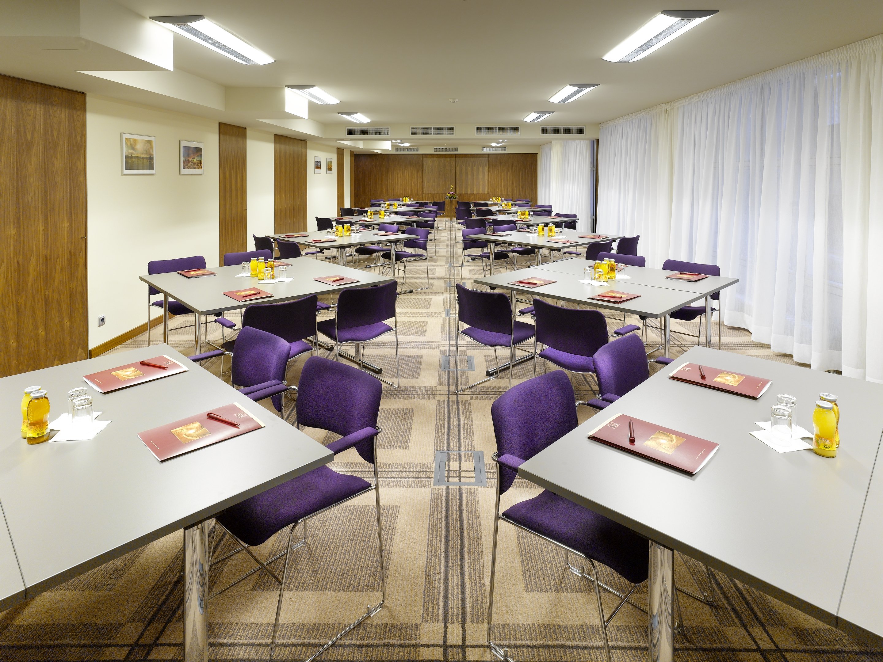 KK Hotel Opera 50/58