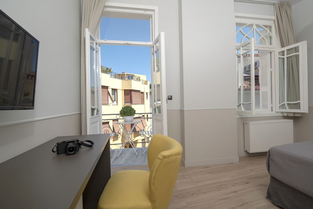Plaka Arch Suites 18/41