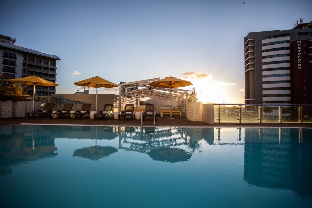 Hennessy Park Hotel in Ebene