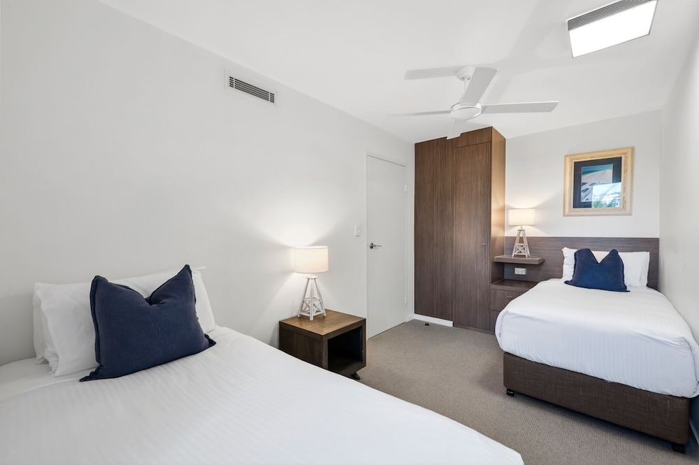 2 Bedrooms, Superior, Apartment, King and Twin Beds, Beach Front