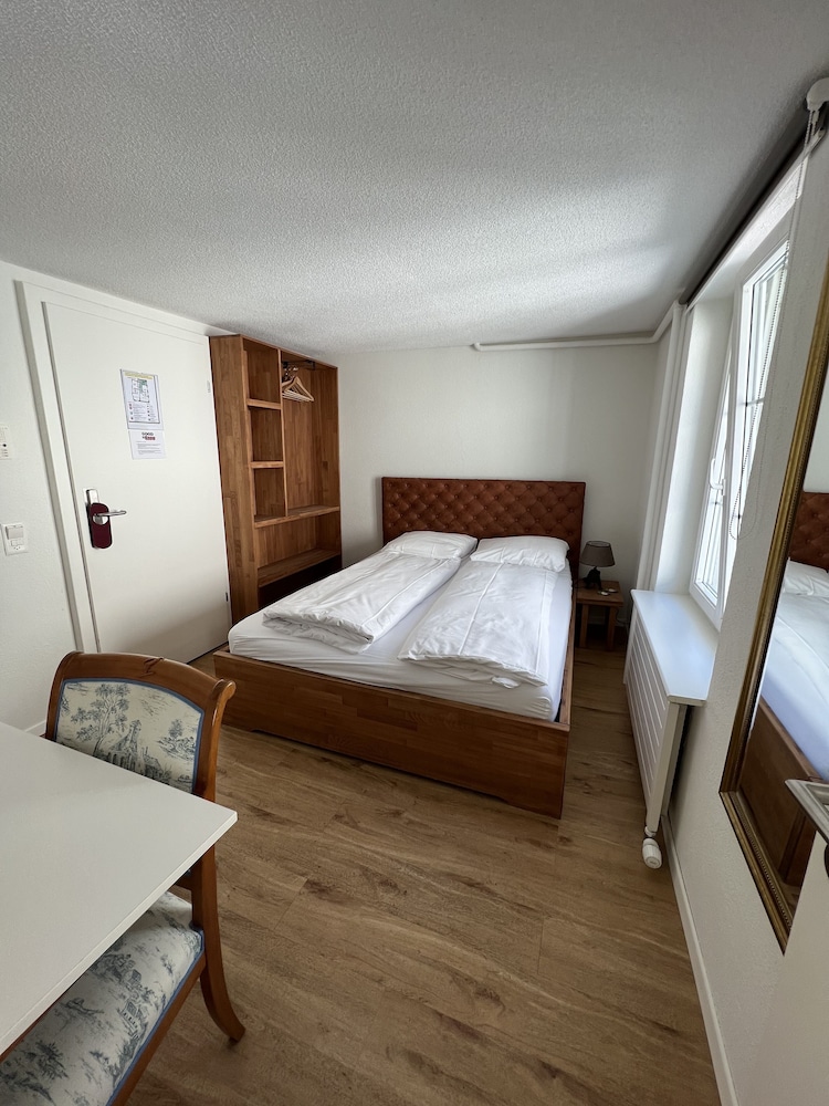 PETITE, DOUBLE BED