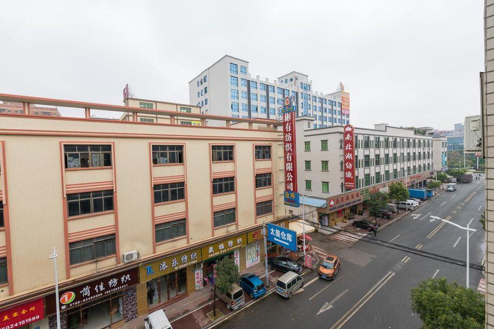 Vienna Hotel (Dongguan Dalang Bus Station) 8/42