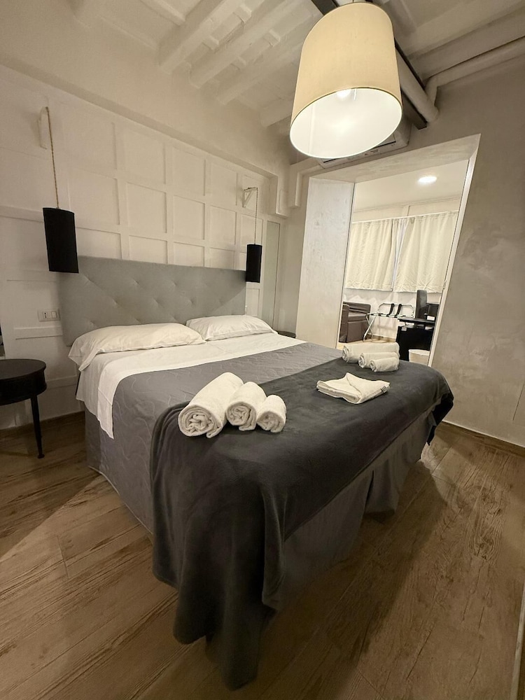 Dulcis Inn Pantheon 34/50