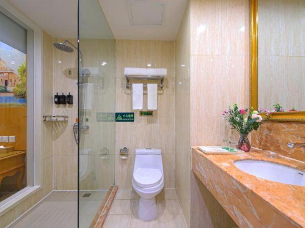 Vienna Hotel (Suzhou Fashion stage Yangcheng Lake store) 44/46