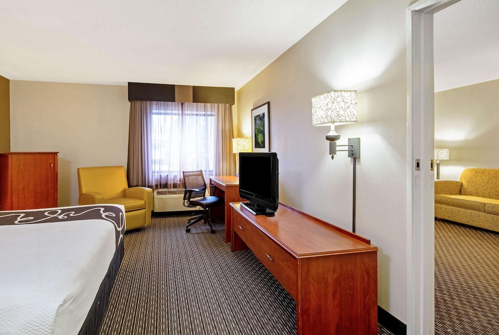 La Quinta Inn And Suites By Wyndham Harrisburg Airport Hershey 21/48