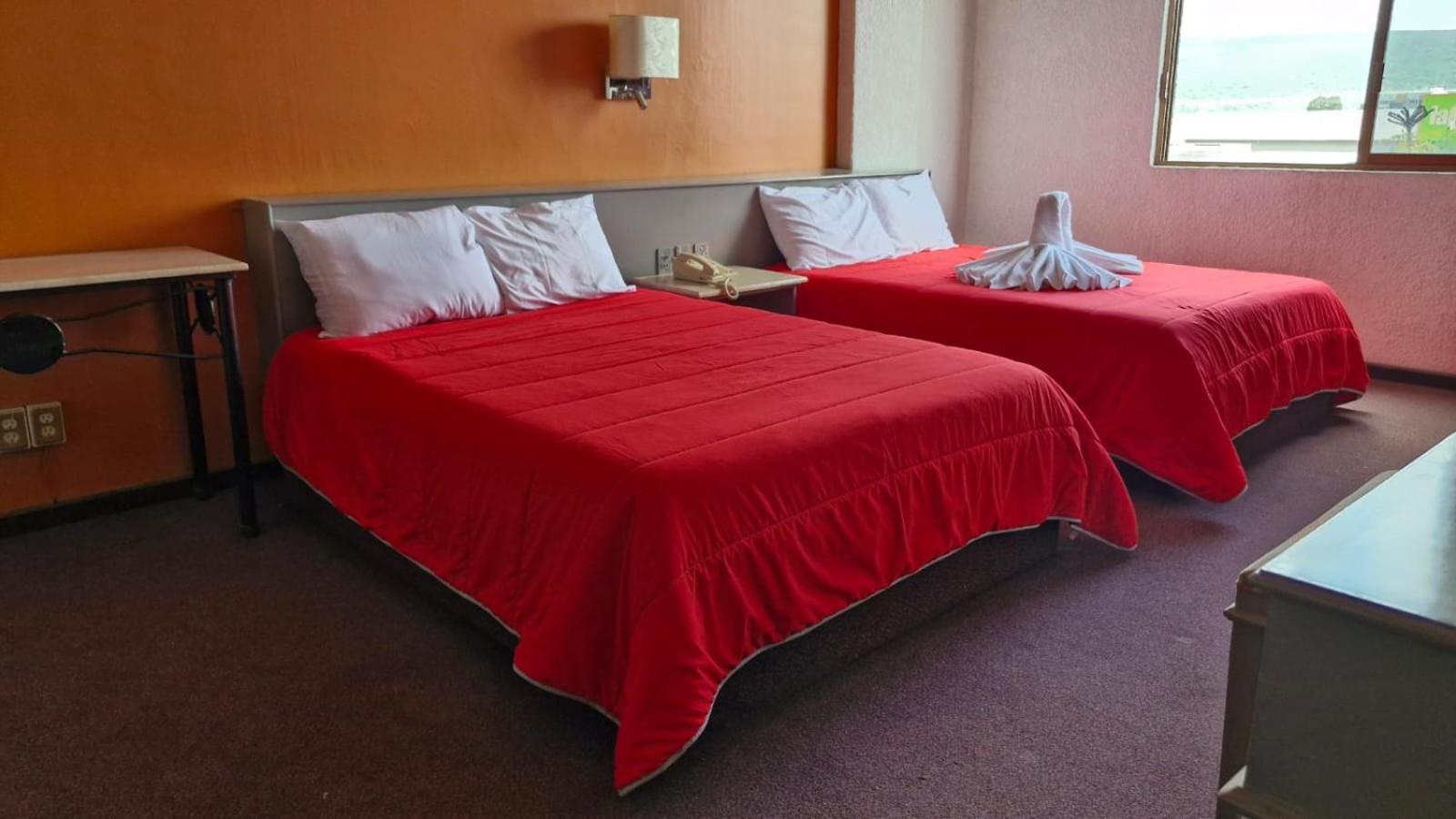 Hotel Parador Del Rio 20/95