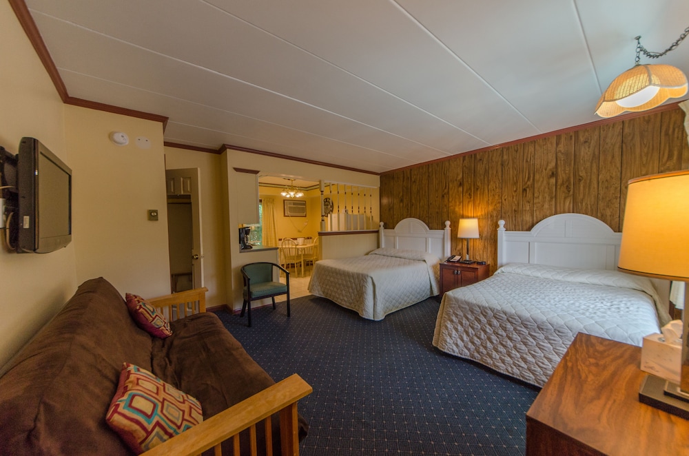 Hyland Motor Inn 8/63