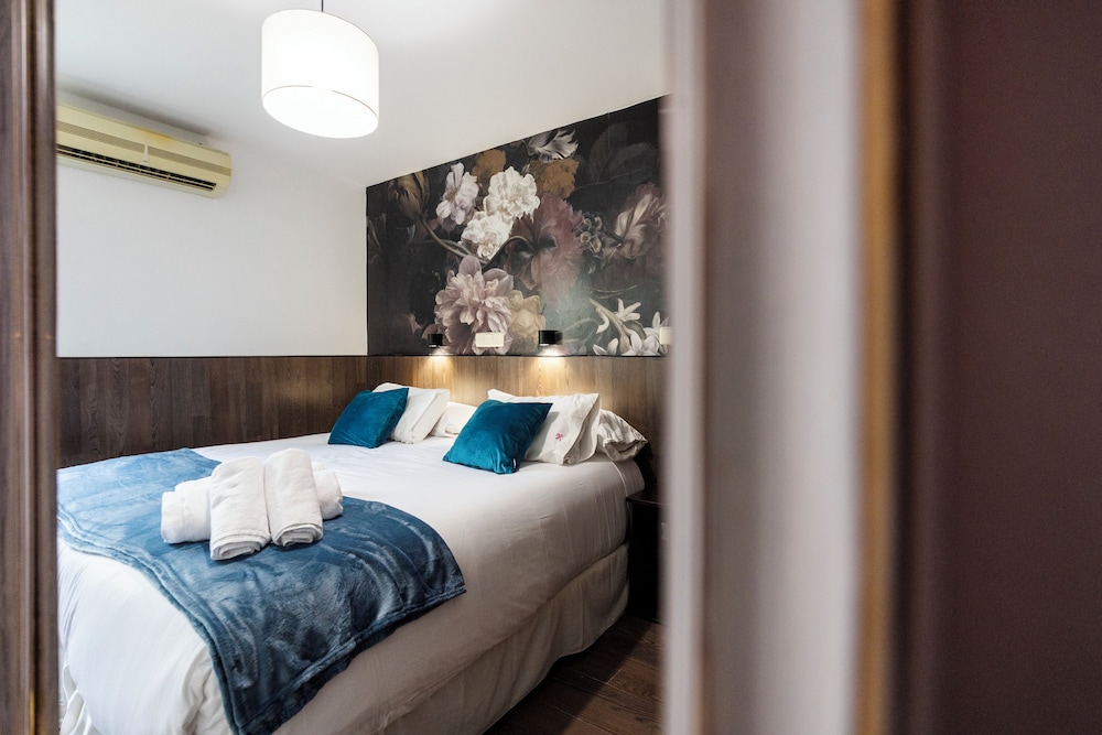 SUPERIOR, DOUBLE BED