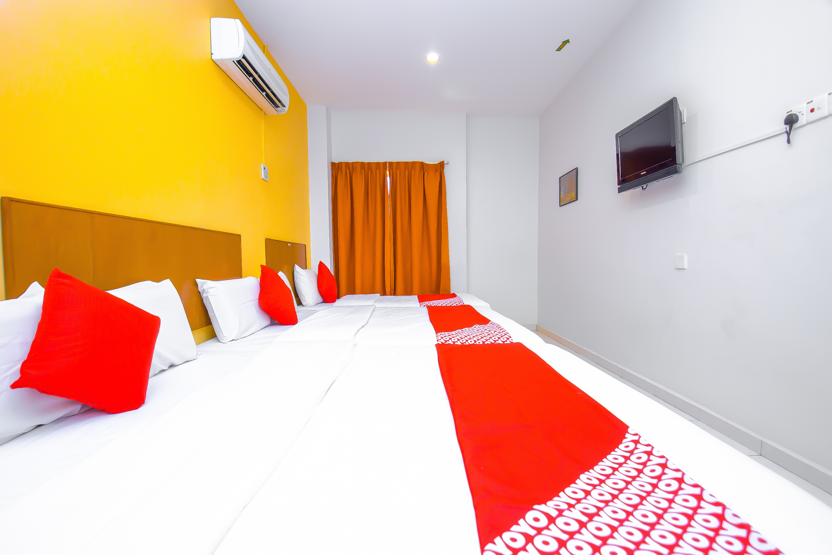 Oyo 582 Hotel Walk Inn 10/32