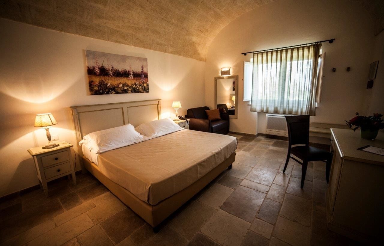 DELUXE, DOUBLE BED