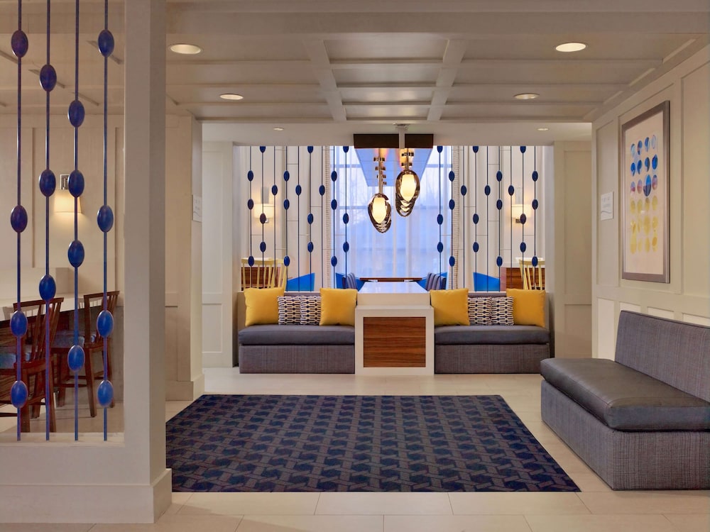 Suites Charlotte Arrowood 26/49
