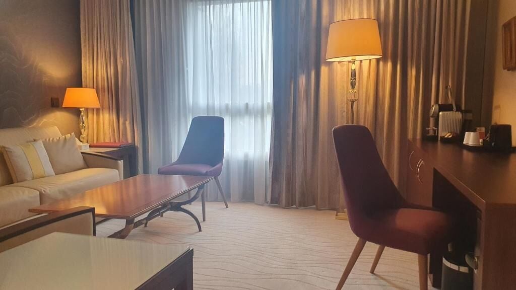 DELUXE, SUITE