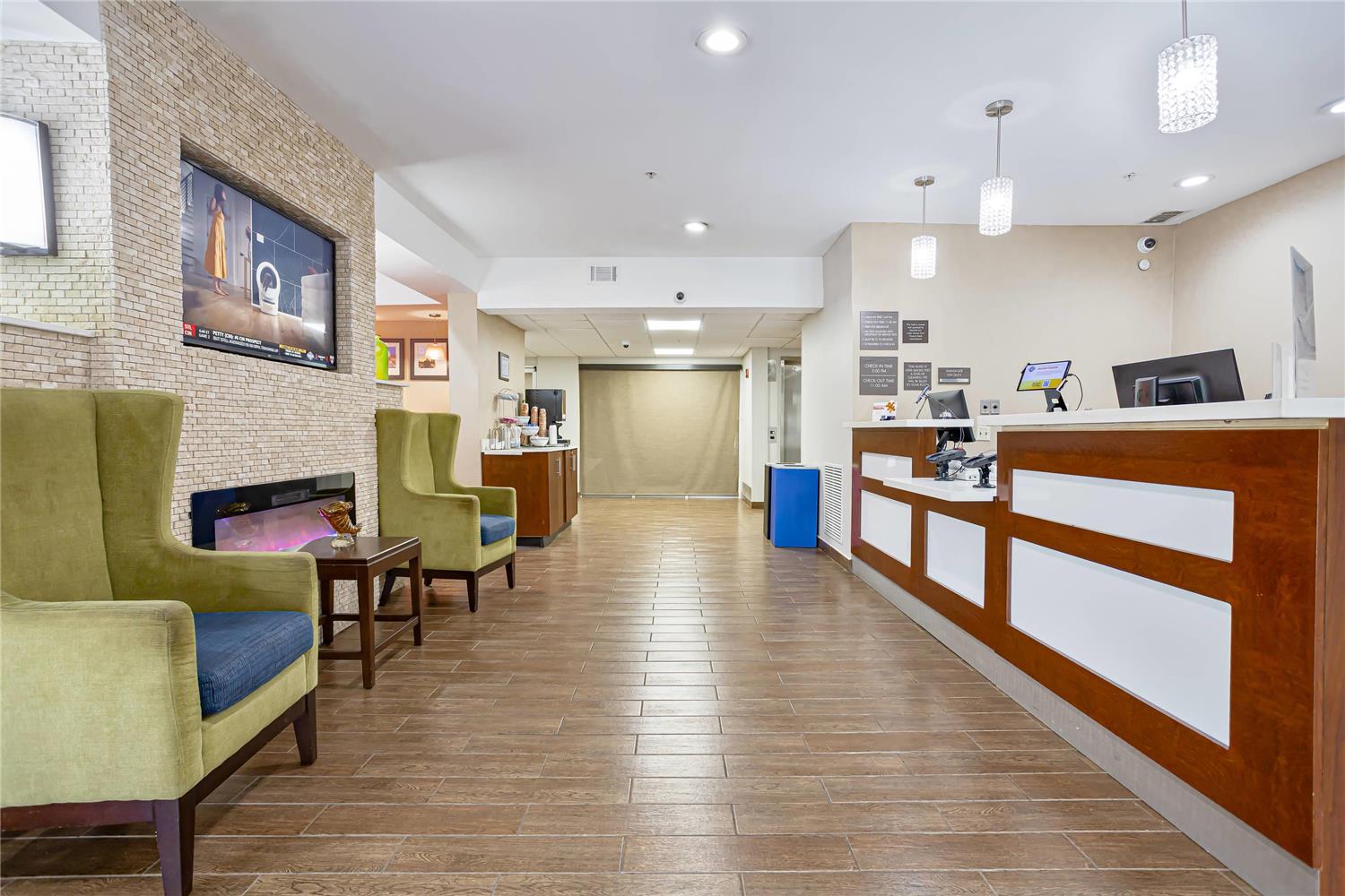 Comfort Inn and Suites Montgomery East Carmichael Rd 40/54