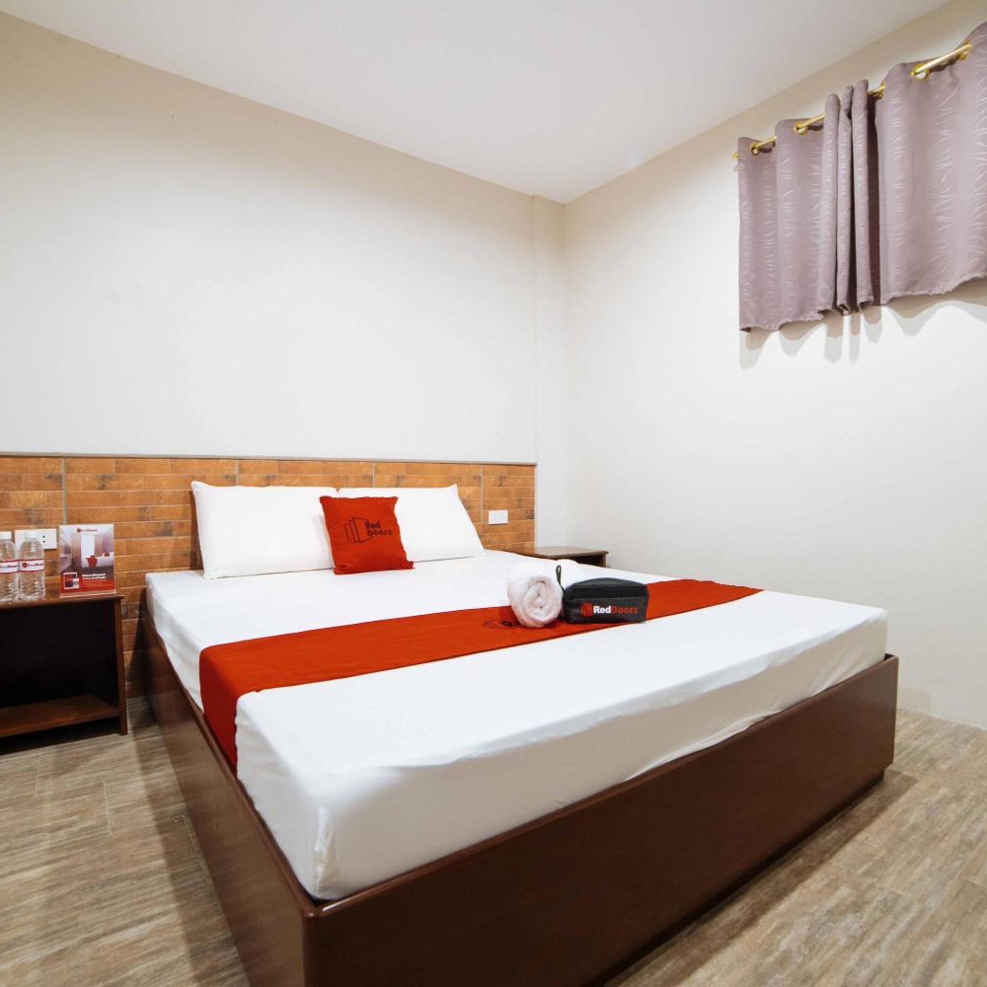 RedDoorz @ Traveler's Inn Bajada Davao 15/24