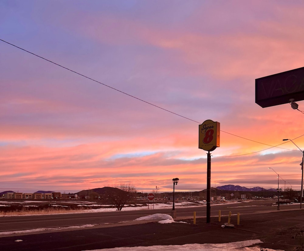 Super 8 By Wyndham Williams West Route 66 Grand Canyon Area Ex Rodeway Inn 48/54