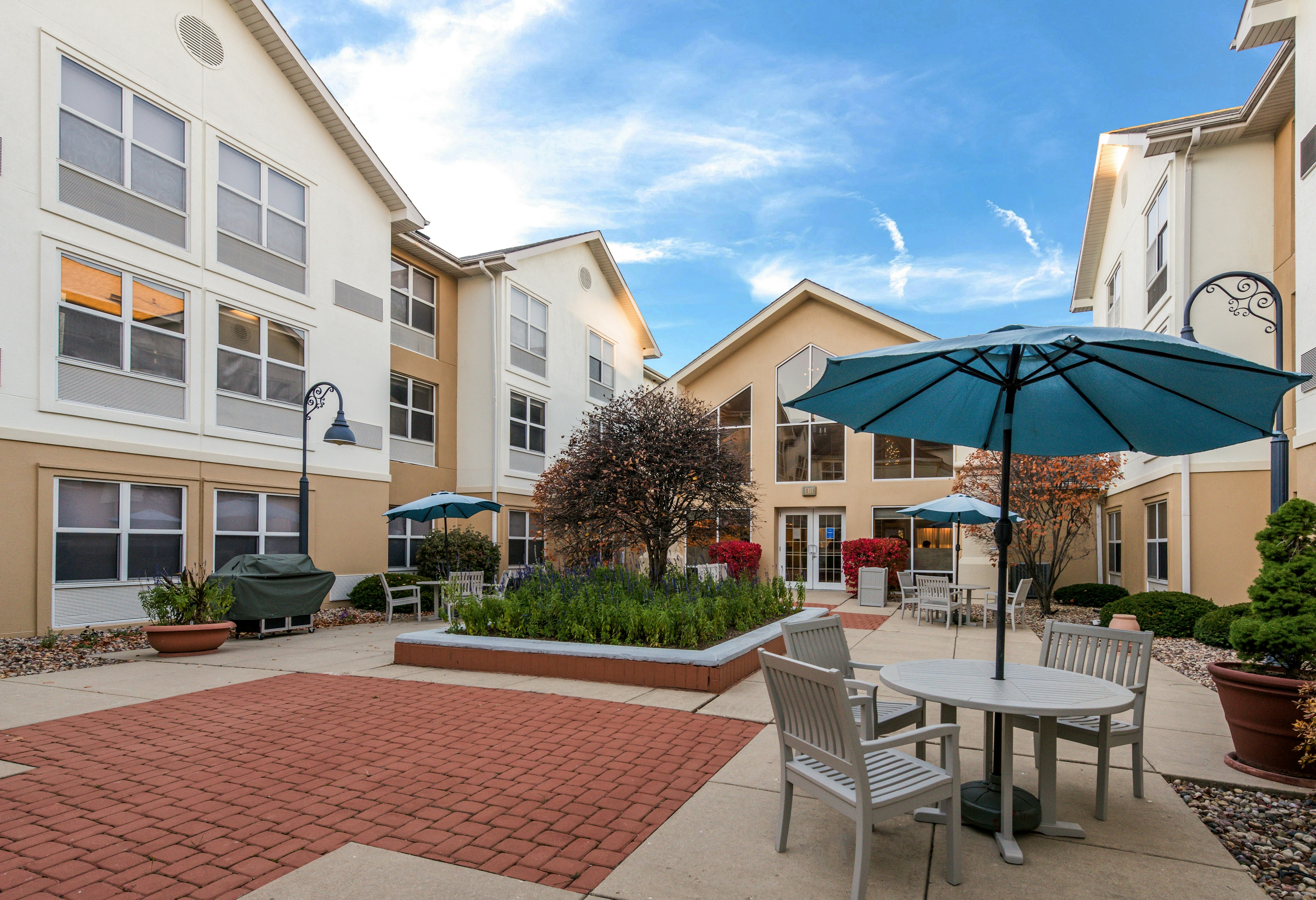 Hampton Inn Suites Chicagohoff 51/52