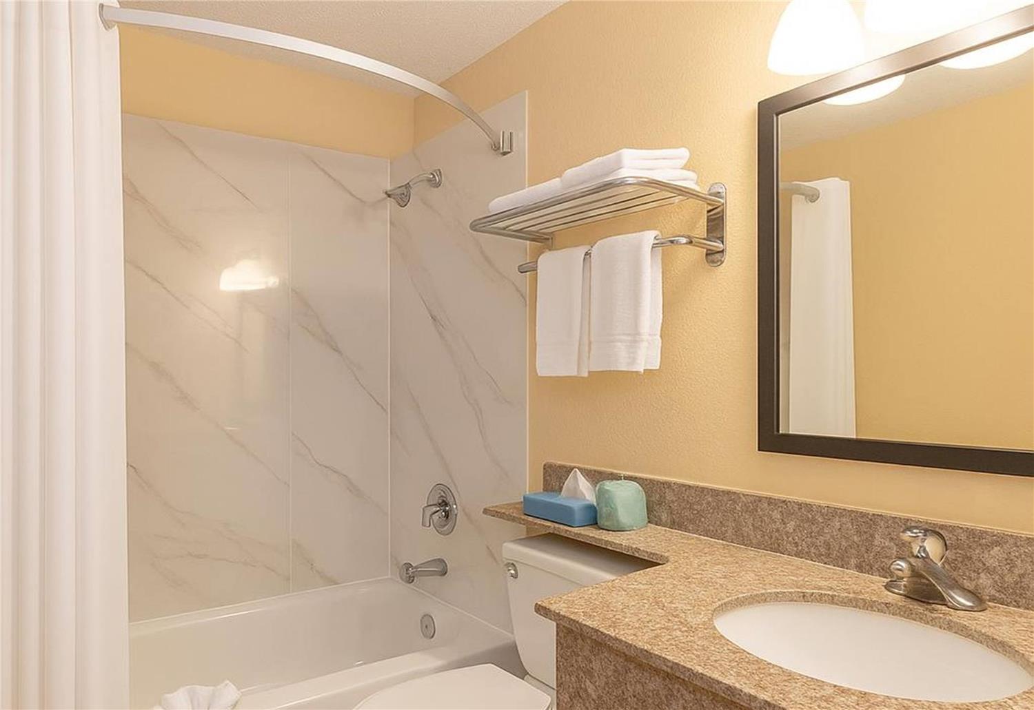 Travelodge By Wyndham Muskegon 7/8