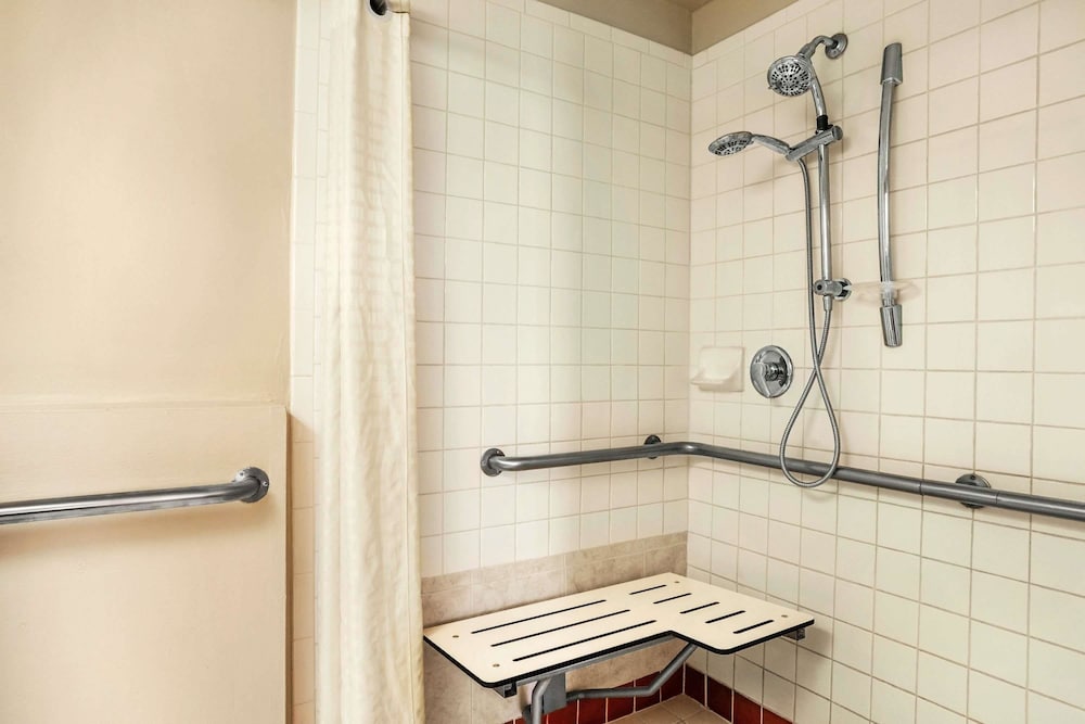 Belmont Inn Suites 49/50