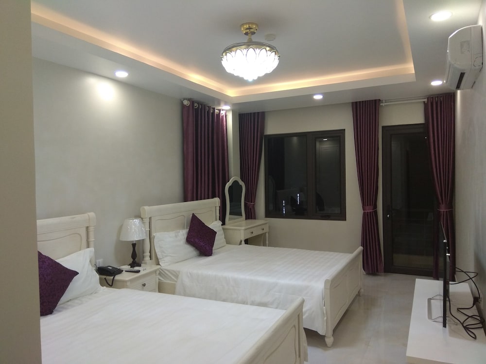 STANDARD, QUEEN BED