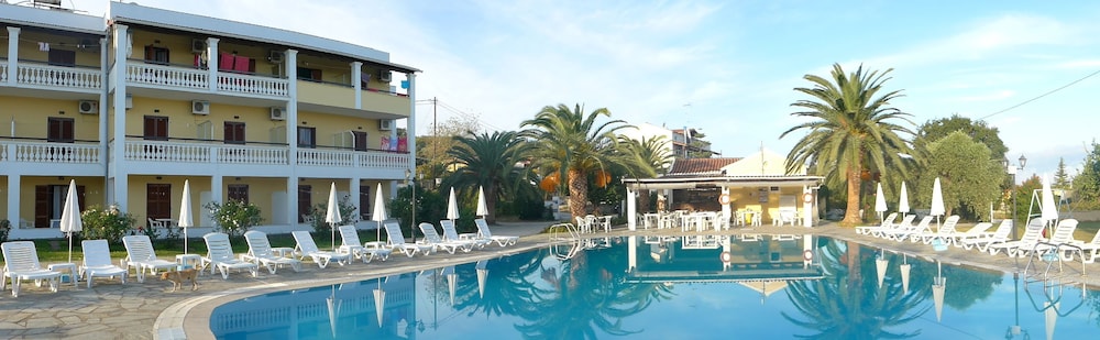 Tzilios Studios in Acharavi