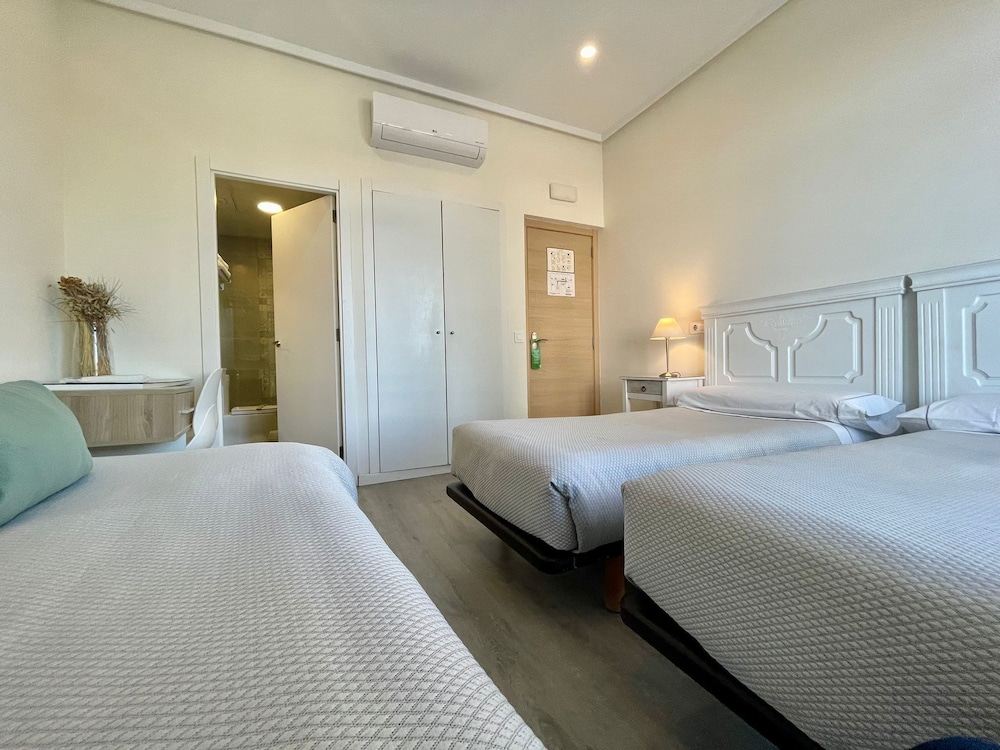 Hostal Balcon Al Mar 28/63