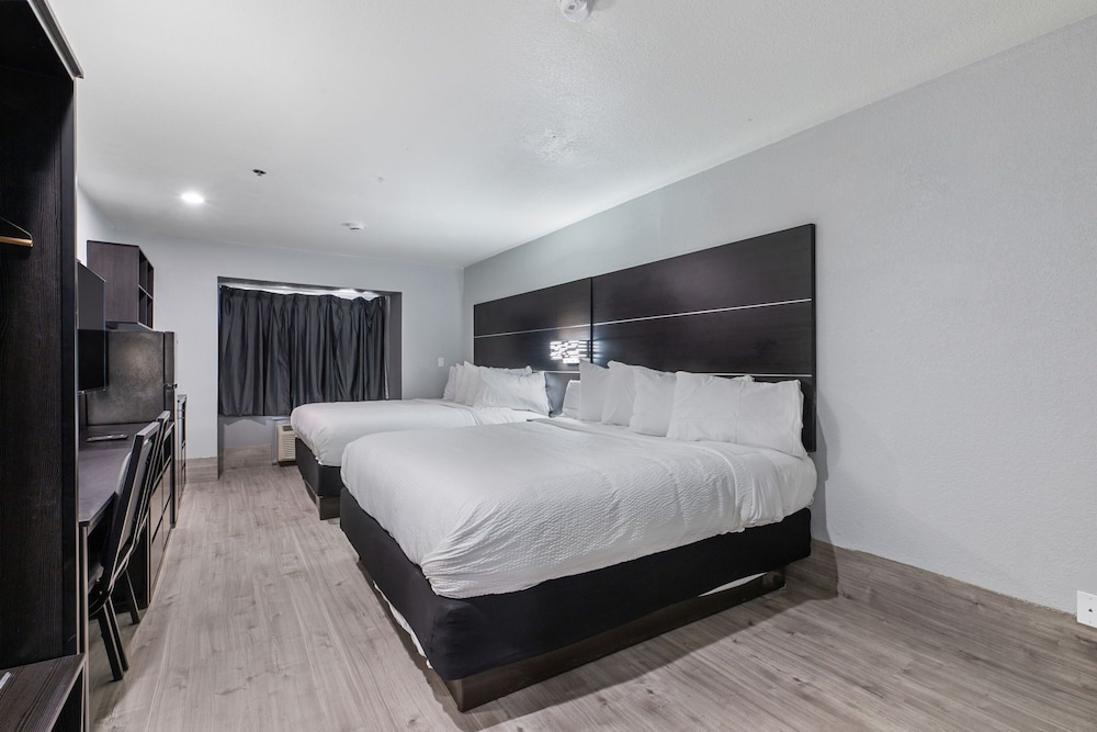 Suite, 2 Queen Beds