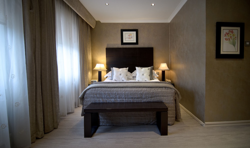 The Beaufort Knightsbridge 24/41
