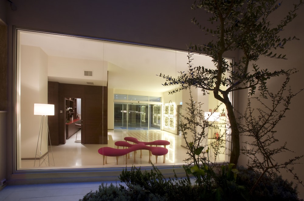 Eos Hotel 11/72