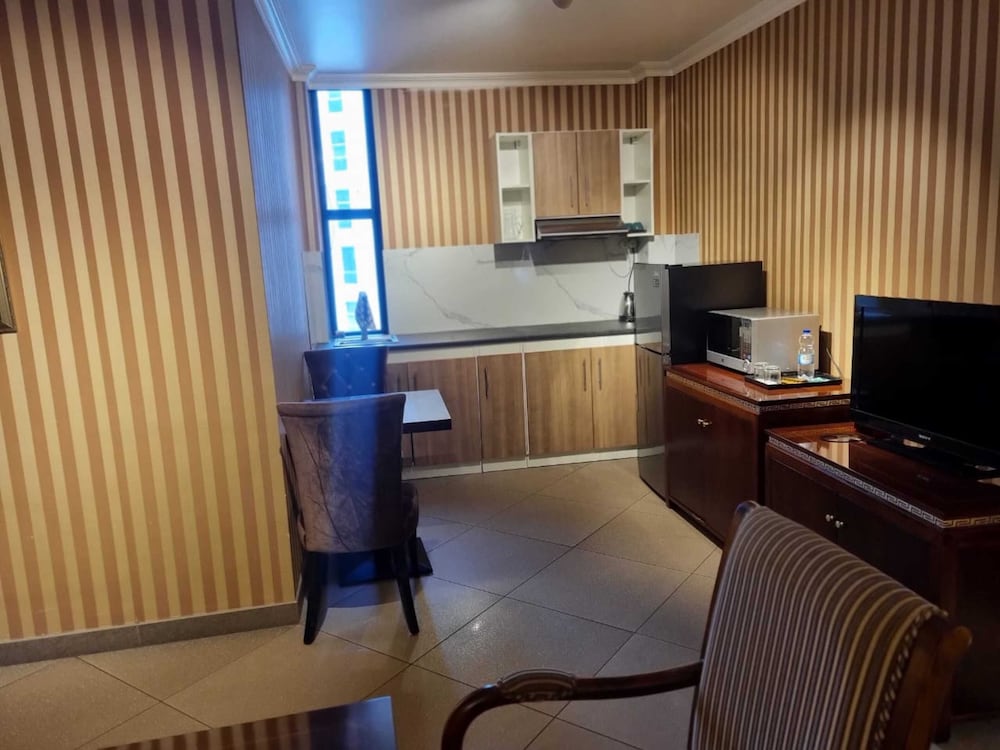 The Residence Suite Hotel 36/42