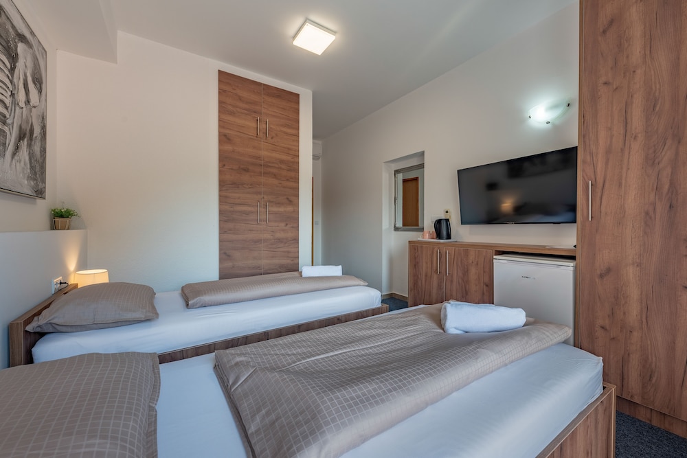 Villa Plat 4/50