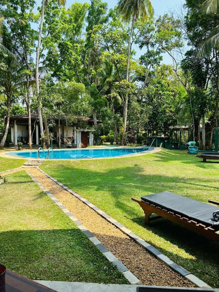 Traum Villa Bentota 15/50
