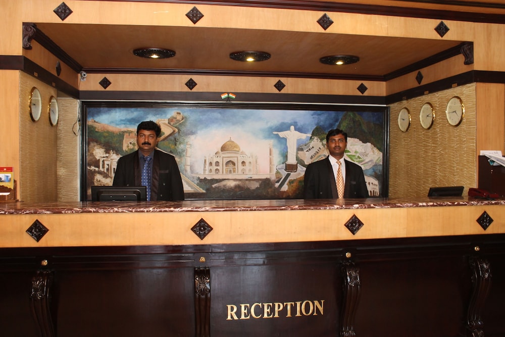 Raj Palace Sundar 6/42