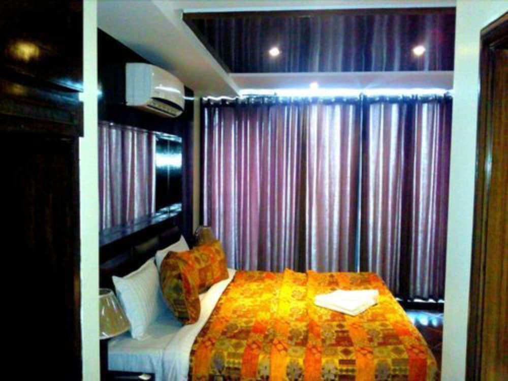 Bling International Hotel Multan 10/24