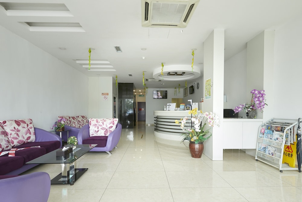 East Sun Hotel by ZUZU 66/91