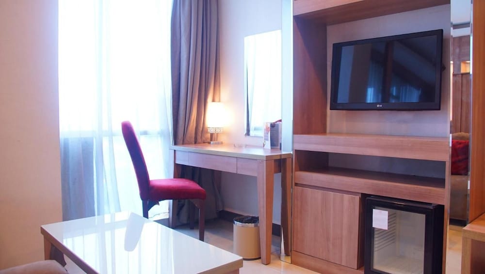 D prima Hotel Mega Kuningan (Ex GP Hotel Mega Kuningan) 51/53