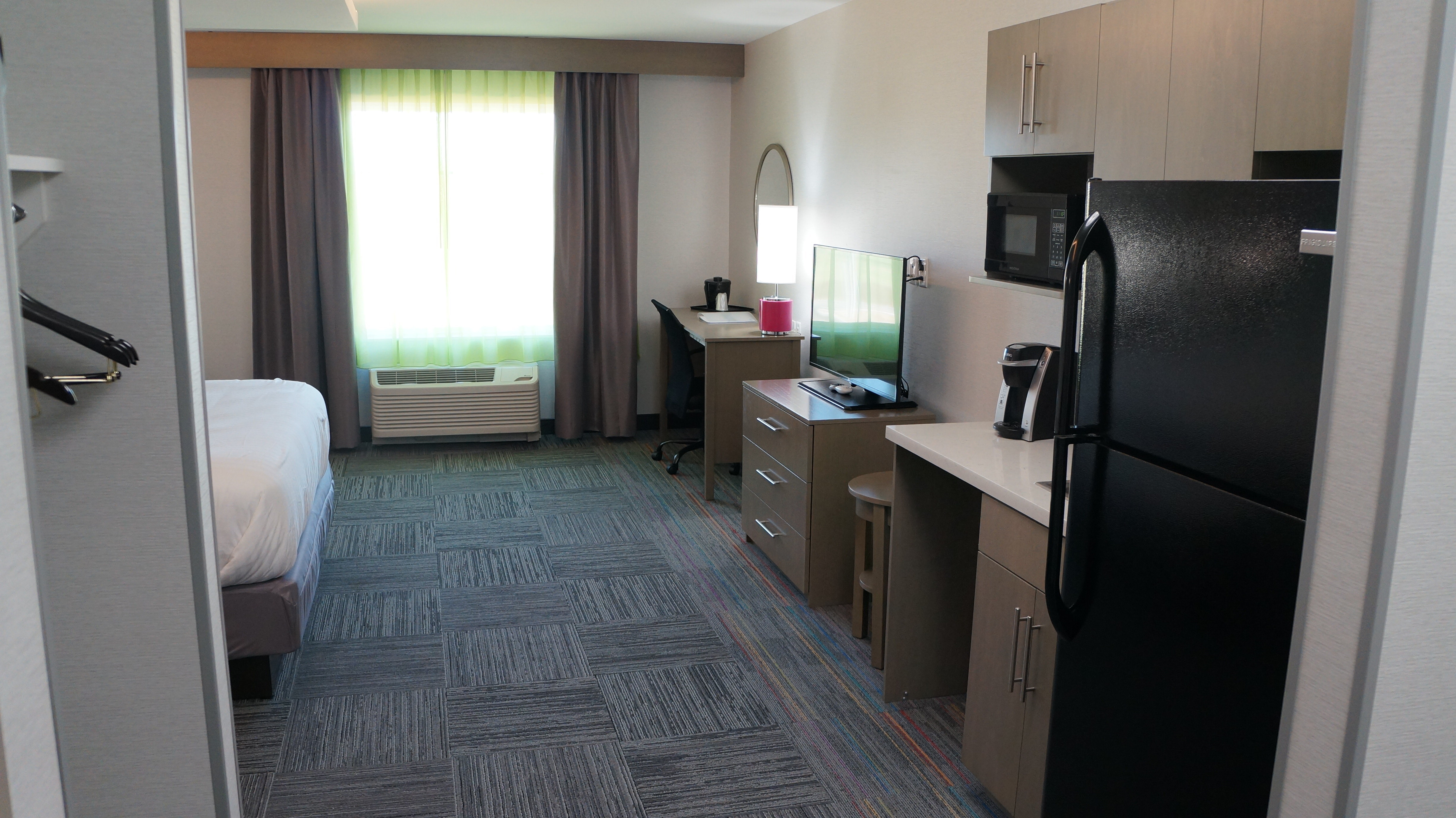 Holiday Inn Express Suites Shippensburg 24/65