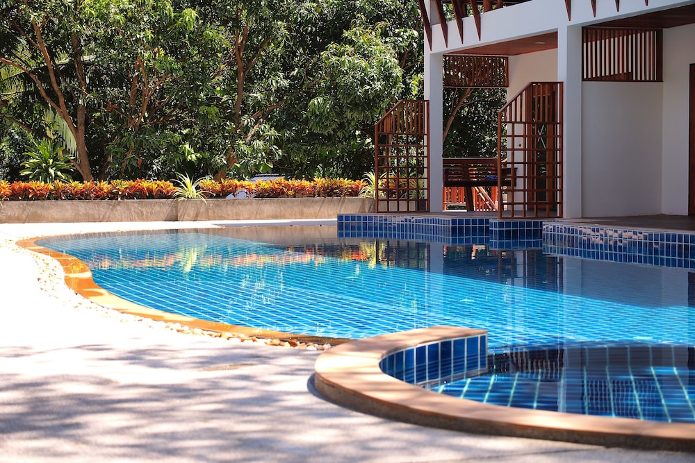 Blue Diamond Resort 69/73