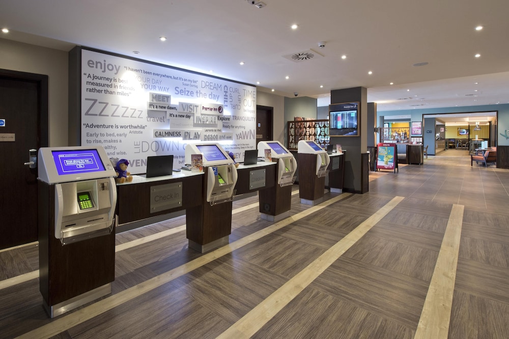 Premier Inn London Heathrow Airport Terminal 4 57/65