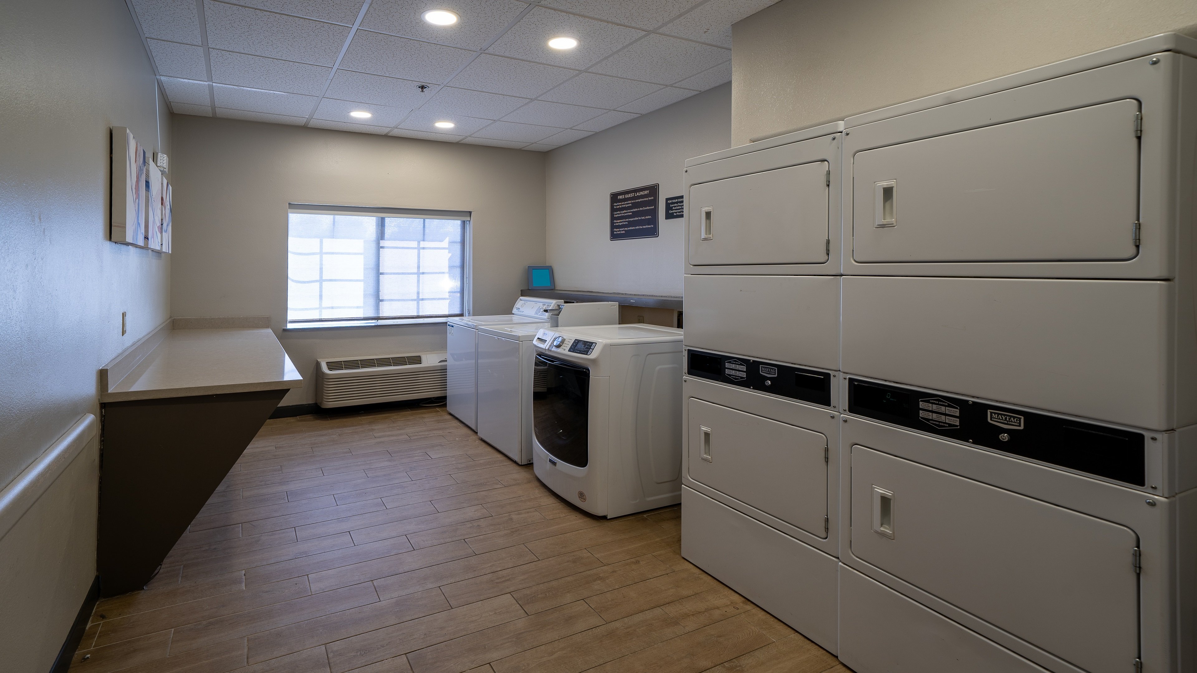 CANDLEWOOD SUITES BAYTOWN 35/58