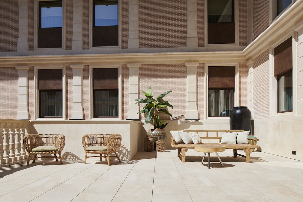 Ansares Hotel 12/50