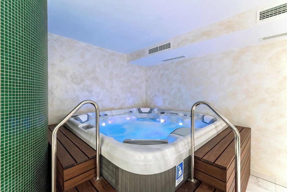 Hotel Mirjam 36/50