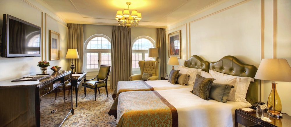 Taj Cape Town 58/82